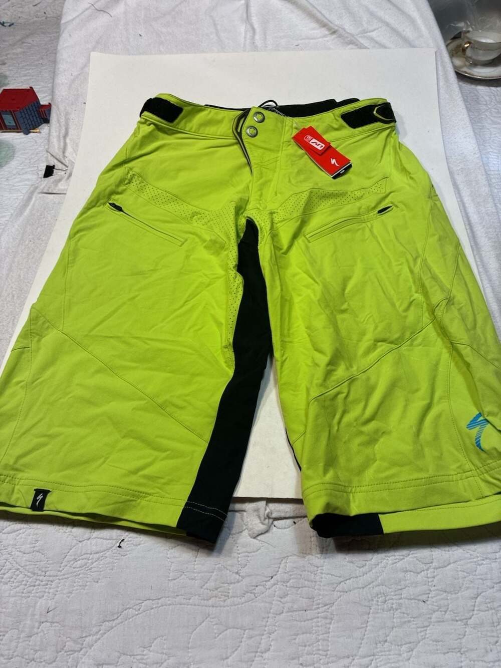 Specialized Demo Pro Shorts Men's Size 32 Hyper Green/Black